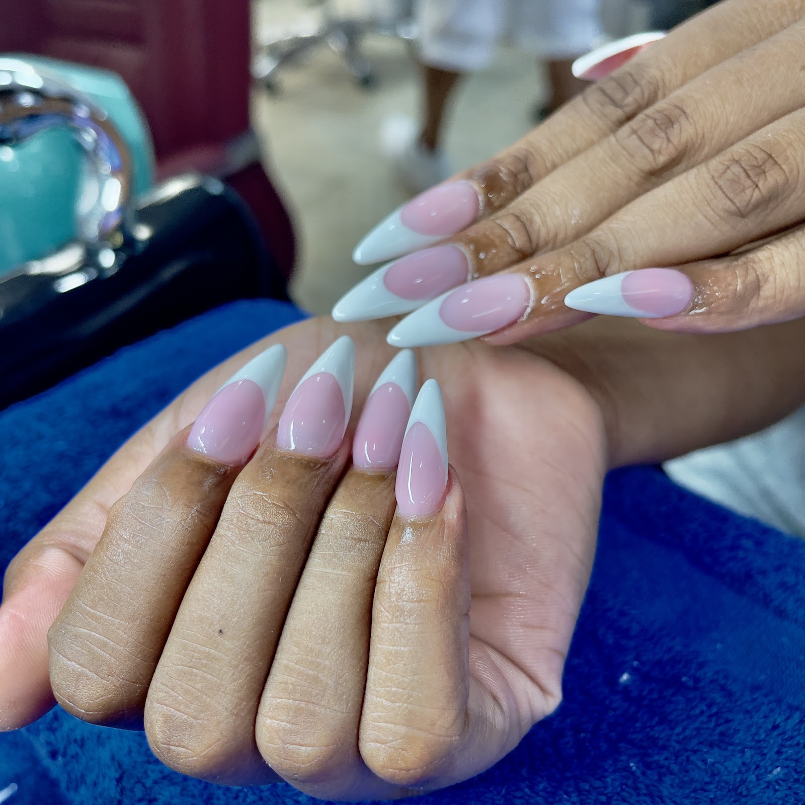 Nails & Toe Care Spa Service logo