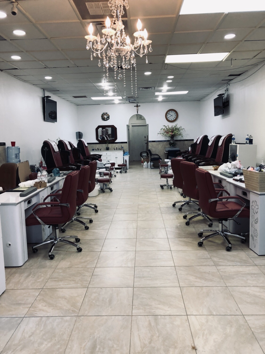 Nails & Toe Care Spa Service nail photo 1